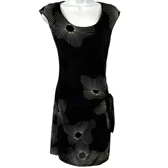 Studio M dress mini size Small black with white and purple print and side tie - Picture 16 of 16